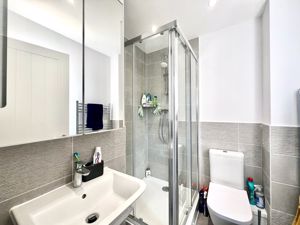 En-Suite- click for photo gallery